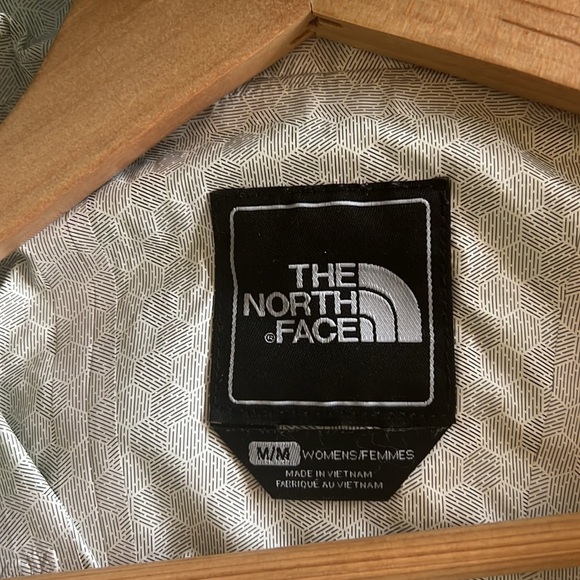 The North face women’s rain jacket hyvent 2.5 - Picture 7 of 8